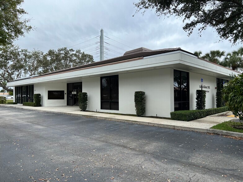More Photos Of 3109 45th St, West Palm Beach Medical For Lease
