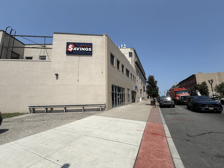 More Photos Of 3100 Bergenline Ave, Union City Office Residential For Lease