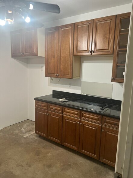 More Photos Of 4310-4326 NE 5th Ave, Oakland Park Warehouse For Lease