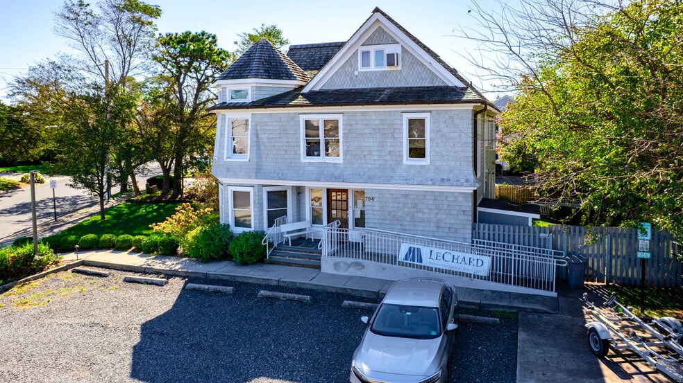 More Photos Of 704 Howe St, Point Pleasant Office For Sale