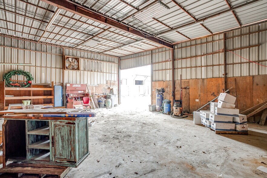 More Photos Of 10025 Jacksboro Hwy, Fort Worth Industrial For Lease