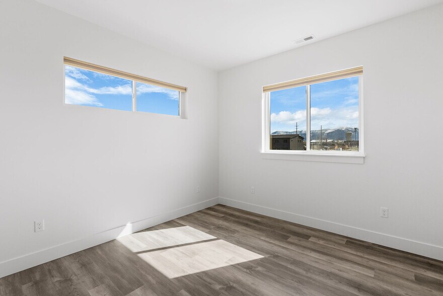 More Photos Of 202 Fletching Way, Belgrade Industrial For Sale