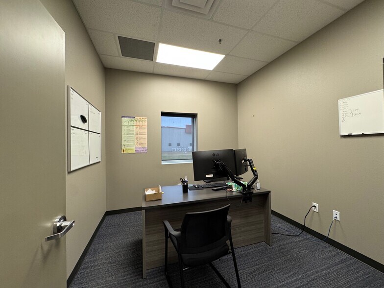 More Photos Of 5936 Imperial Loop, College Station Industrial For Lease