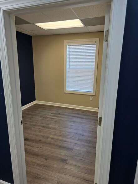 More Photos Of 18809 W Catawba Ave, Cornelius Medical For Lease