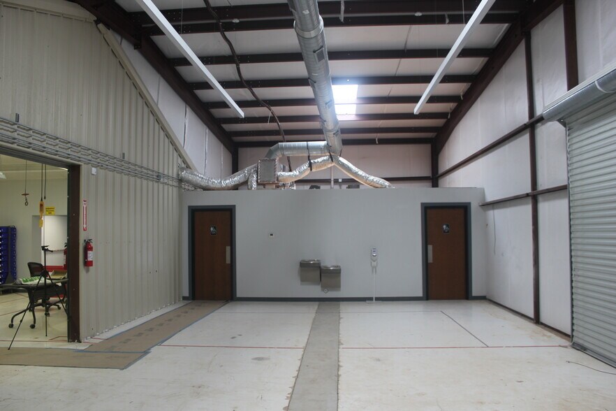 More Photos Of 4111 W State Highway 29, Georgetown Warehouse For Sale
