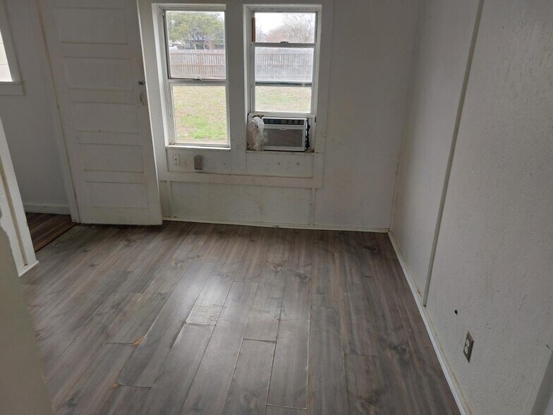 More Photos Of 1214 Barton St, Corpus Christi Apartments For Sale