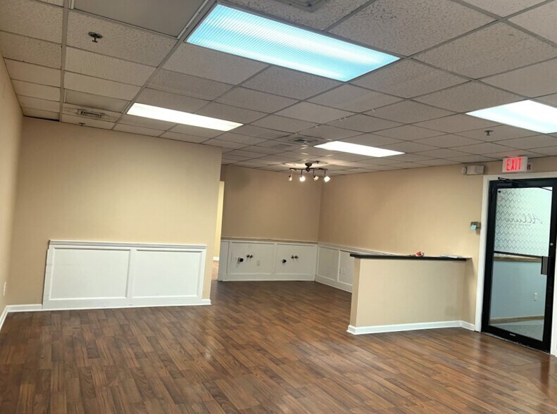 More Photos Of 750 Straits Tpke, Middlebury Unknown For Lease