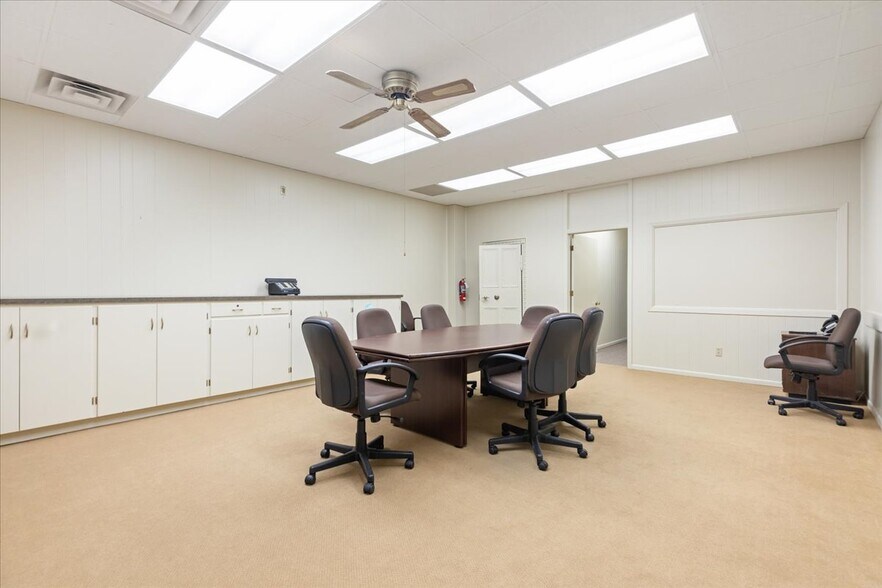 More Photos Of 127 Pearl St, Council Bluffs Office For Lease