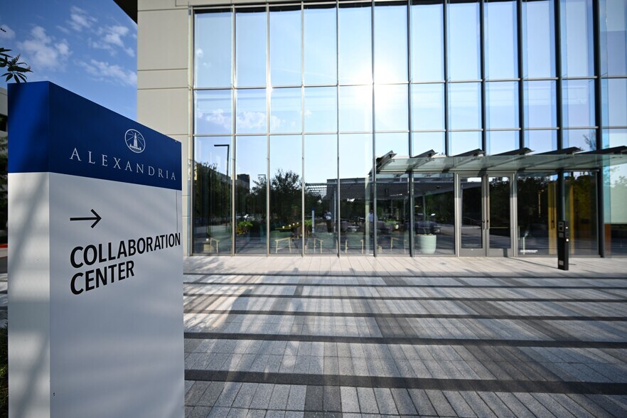 More Photos Of 8800 Technology Forest Pl, The Woodlands Unknown For Lease