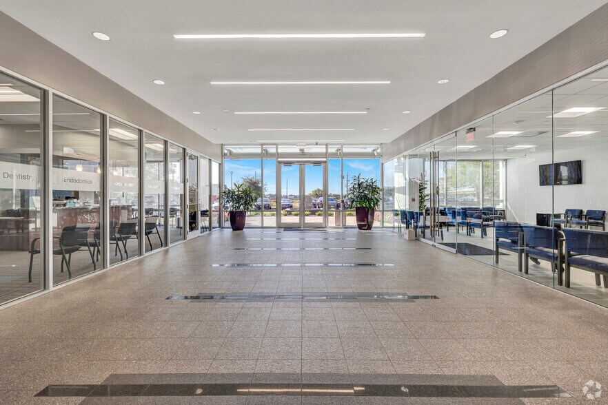 More Photos Of 11233 Shadow Creek Pky, Pearland Office For Lease