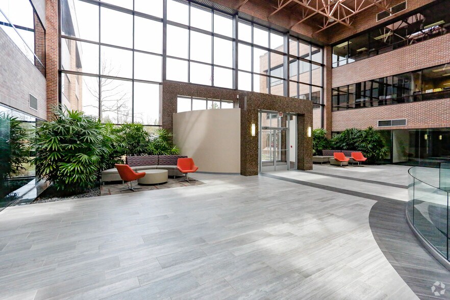 More Photos Of 33533 W 12 Mile Rd, Farmington Hills Office For Sale