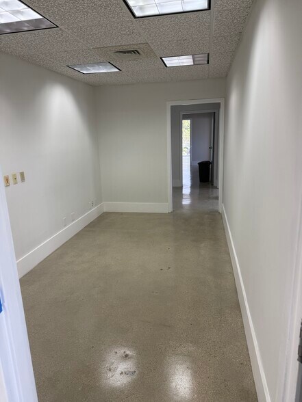 More Photos Of 2434 Hollywood Blvd, Hollywood Office For Sale