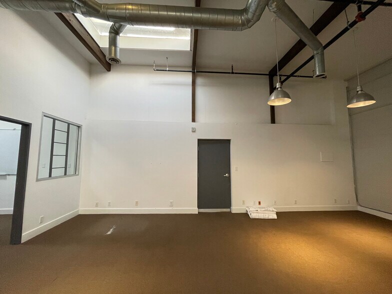 More Photos Of 13806 S Inglewood Ave, Hawthorne Loft Creative Space For Sale