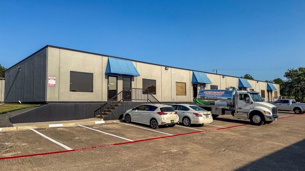 More Photos Of 1510 Randolph St, Carrollton Unknown For Lease