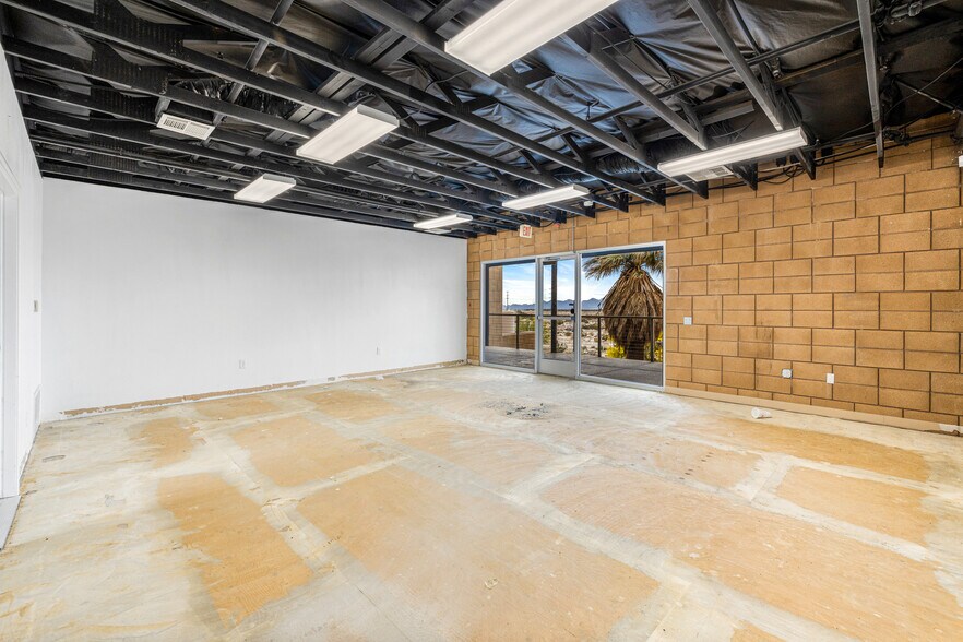 More Photos Of 3301 Micro Pl, Palm Springs Manufacturing For Lease