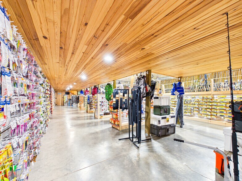 More Photos Of 13520 Emerson Ave, Williamstown General Retail For Sale