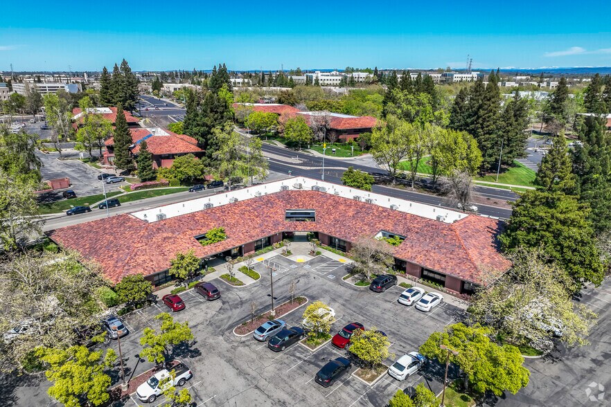 More Photos Of 1700 Eureka Rd, Roseville Office For Sale