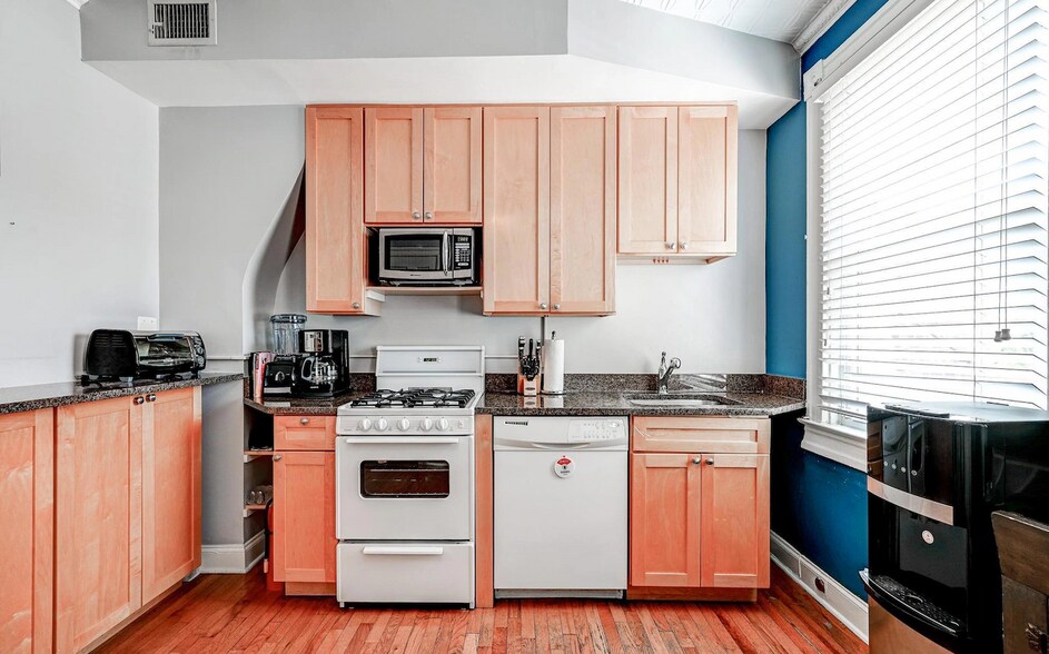 More Photos Of 1437 E Fort Ave, Baltimore Office Residential For Sale