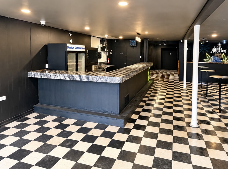 More Photos Of 6919 Lyons Ave, Houston Storefront Retail Office For Sale
