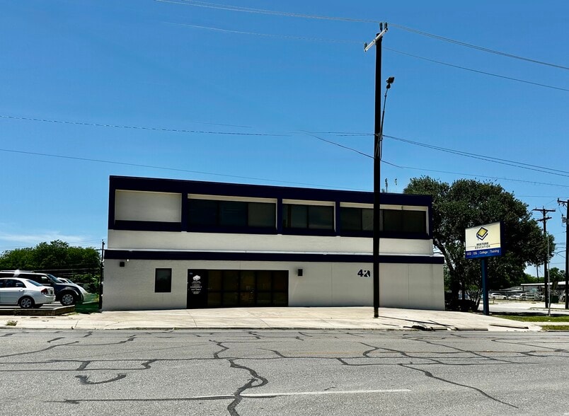 More Photos Of 4205 San Pedro Ave, San Antonio Schools For Sale