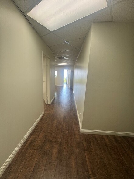 More Photos Of 2505 Foothill Blvd, La Crescenta Office For Lease