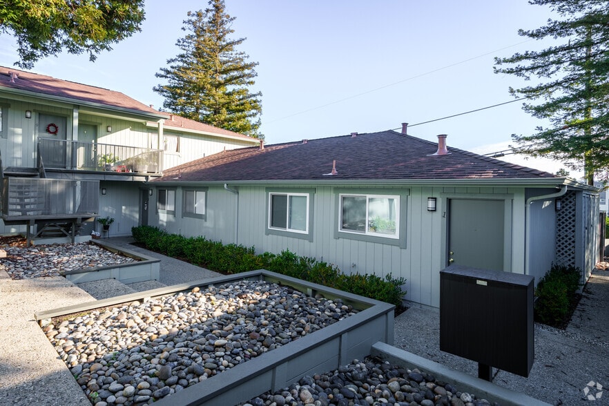 More Photos Of 900 Alvarez Ave, Pinole Apartments For Sale