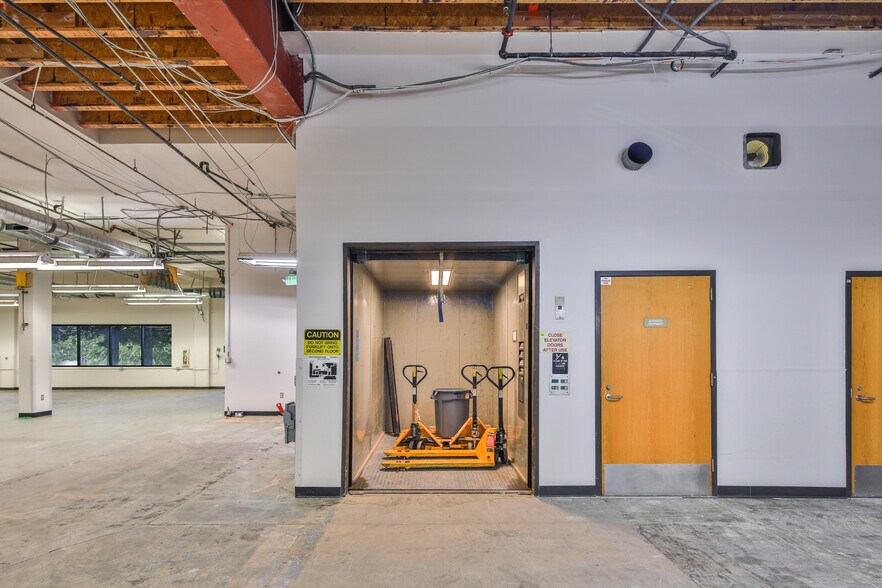 More Photos Of 30801 Agoura Rd, Agoura Hills Research And Development For Lease