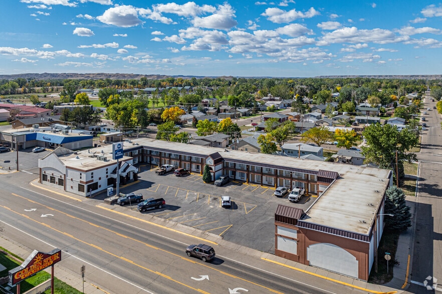 More Photos Of 1015 S Haynes Ave, Miles City Hotel For Sale