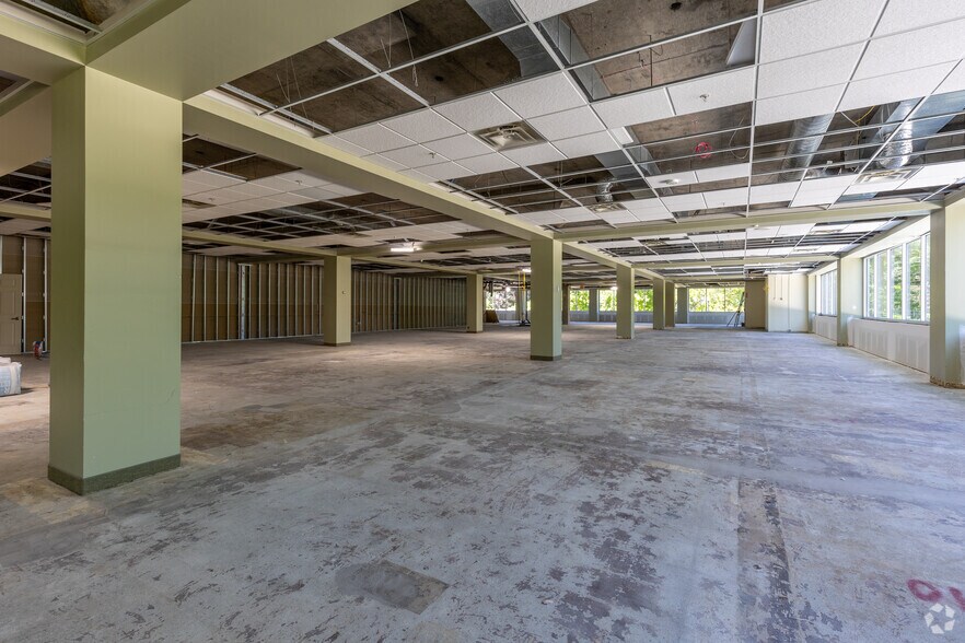 More Photos Of 645 W Grand River Ave, Howell Medical For Lease