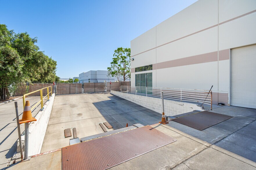 More Photos Of 1264 DuPont Ct, Manteca Warehouse For Lease
