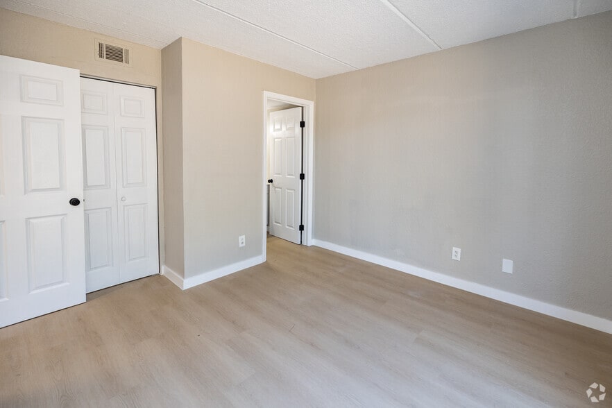 More Photos Of 2731 S Blair Stone Rd, Tallahassee Apartments For Sale