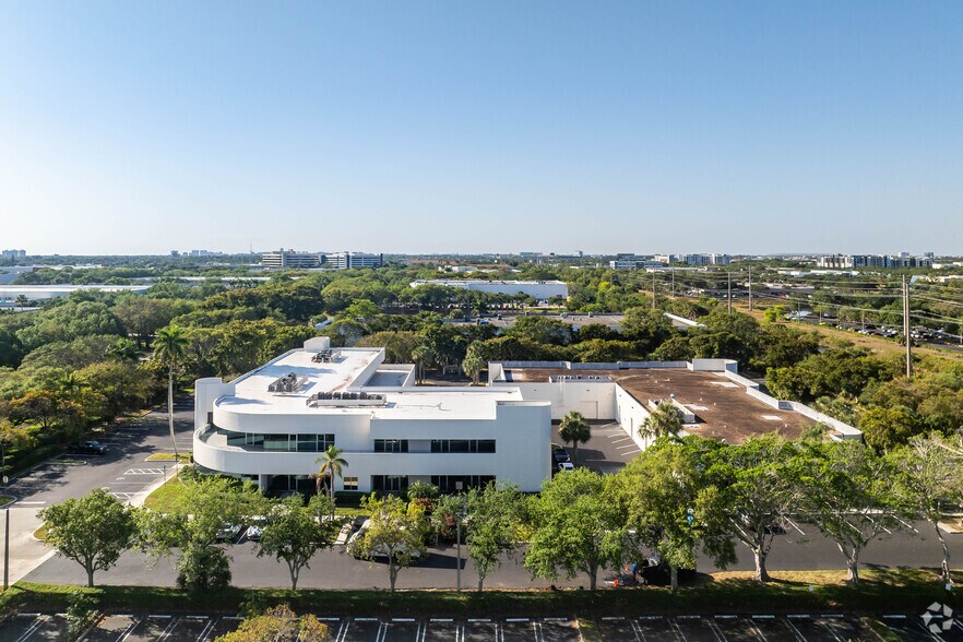 More Photos Of 6501 Park of Commerce Blvd NW, Boca Raton Unknown For Lease