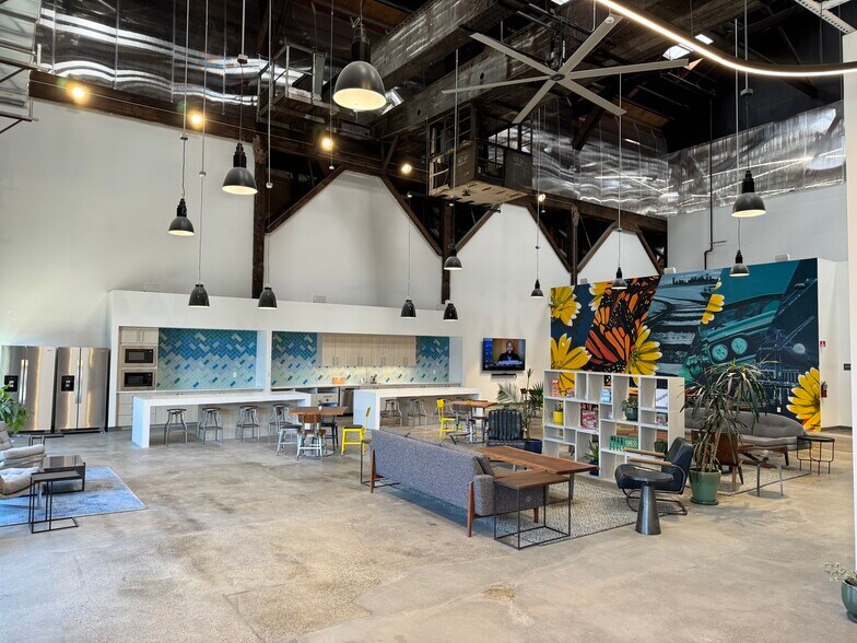 More Photos Of 1901 Poplar St, Oakland Light Manufacturing For Lease