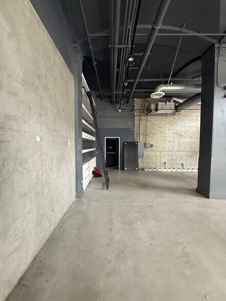 More Photos Of 758 S Spring St, Los Angeles Apartments For Lease