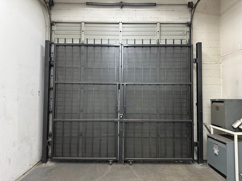 More Photos Of 8000-8010 Wheatland Ave, Sun Valley Manufacturing For Sale