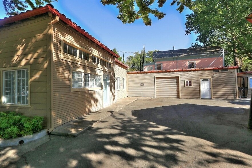 More Photos Of 2301 F St, Sacramento Freestanding For Sale