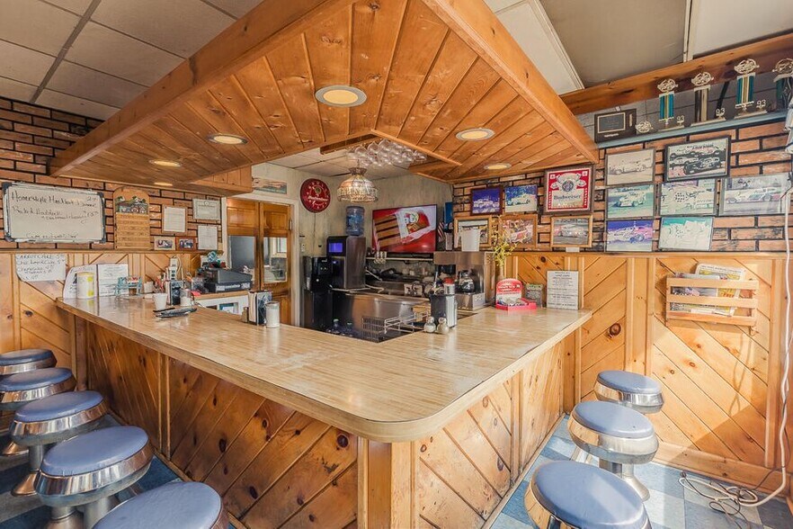 More Photos Of 1 William St, Hagaman Restaurant For Sale