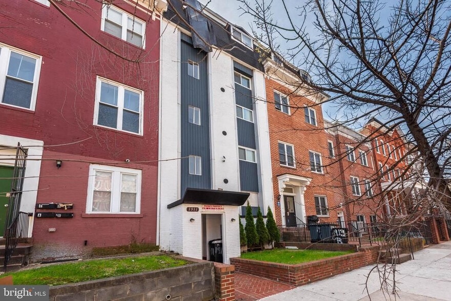 More Photos Of 1911 W Baltimore St, Baltimore Apartments For Sale