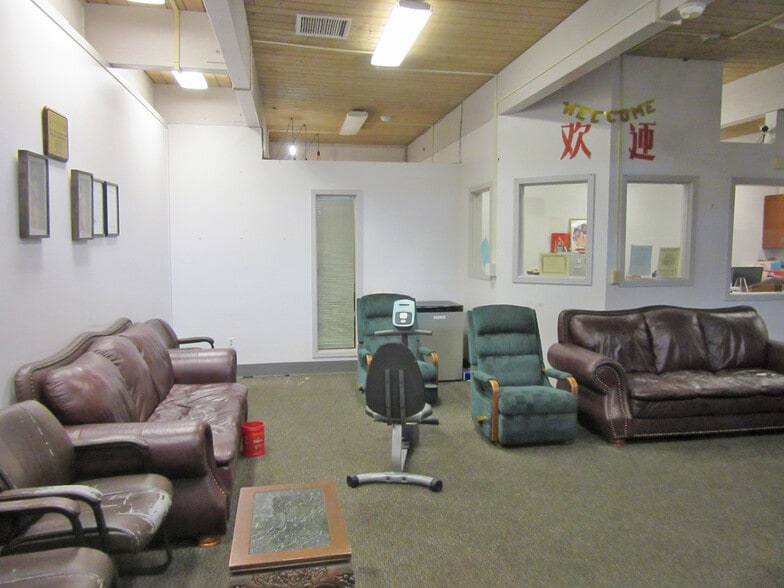 More Photos Of 238 E Church St, Stockton Office For Sale