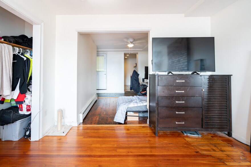 More Photos Of 121 Montgomery St, Newburgh Apartments For Sale