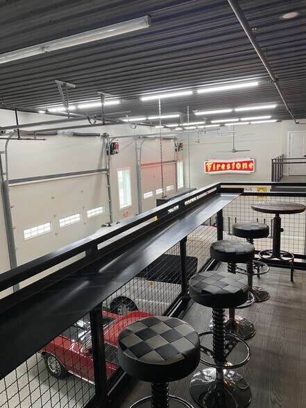 More Photos Of 2212 Ferry Rd, Naperville Industrial For Sale