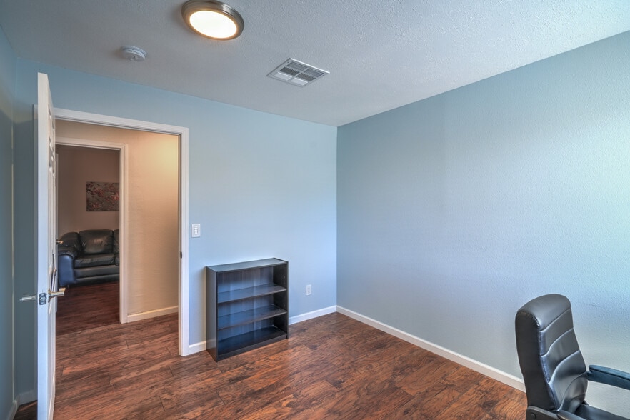 More Photos Of 211 W Atlantic Ave, Henderson Office For Sale