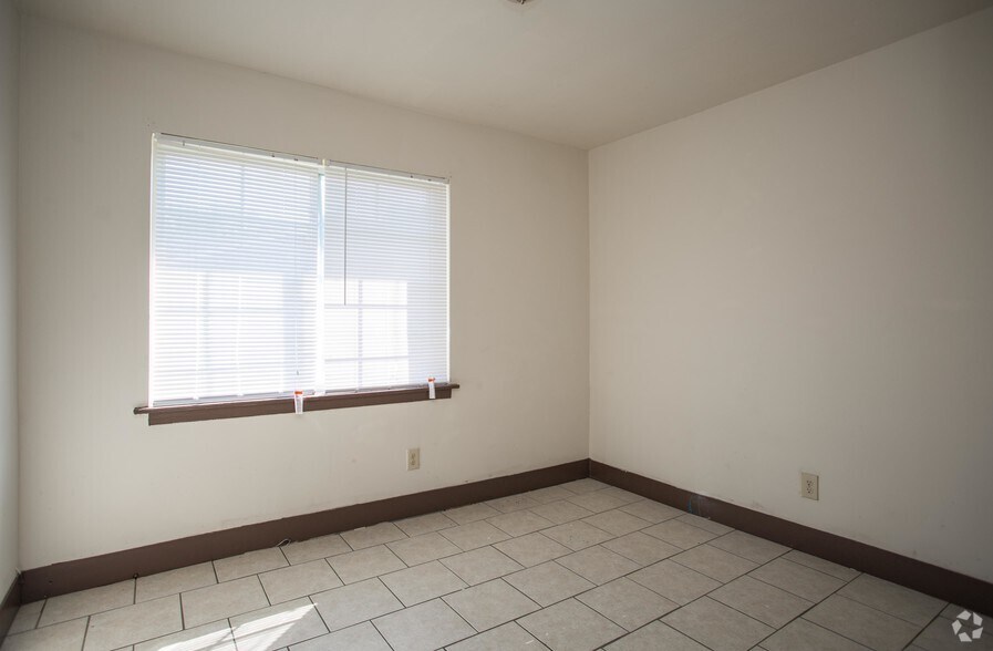 More Photos Of 1024 Day Street Rd, Montgomery Apartments For Sale