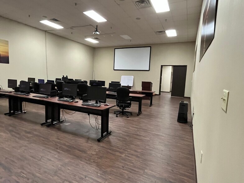 More Photos Of 5805 Highway 271, Fort Smith Freestanding For Sale