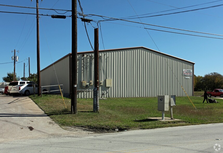 More Photos Of 5010 Dexham Rd, Rowlett Warehouse For Sale