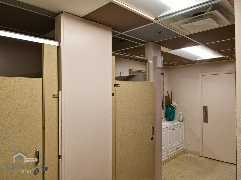 More Photos Of 2035 N Broadway, Baltimore Lodge Meeting Hall For Lease