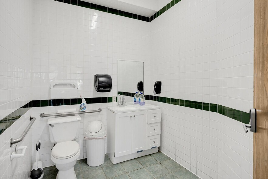 More Photos Of 11709 Long Beach Blvd, Lynwood Auto Dealership For Sale