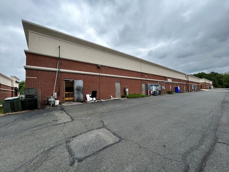 More Photos Of 1090 Virginia Center Pky, Glen Allen Unknown For Lease