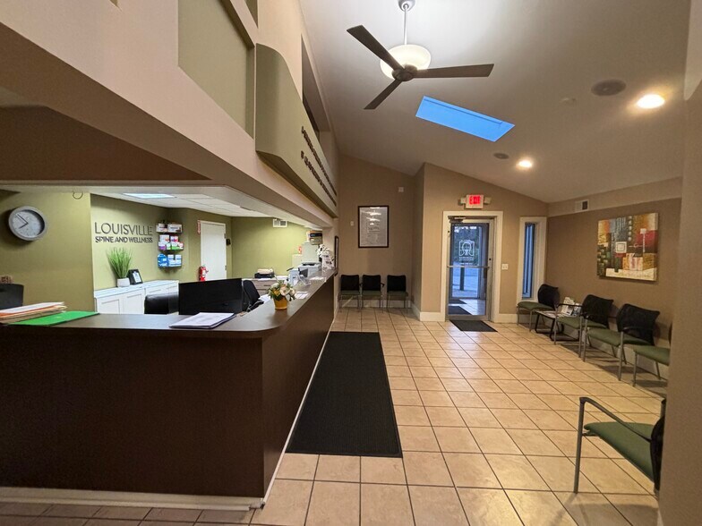 More Photos Of 147 Chenoweth Ln, Louisville Medical For Lease