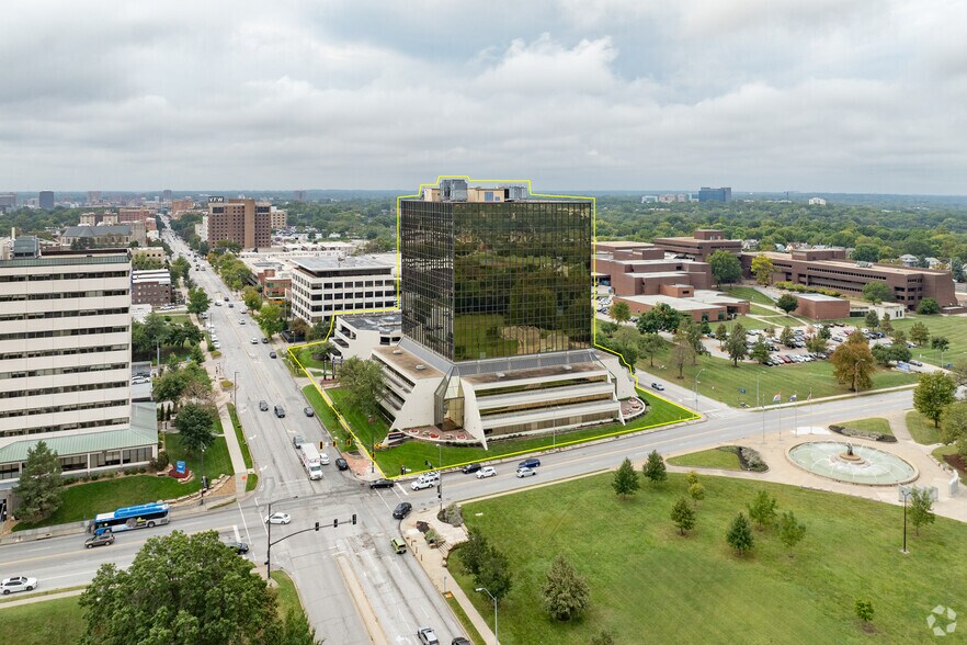 More Photos Of 3100 Broadway St, Kansas City Office For Sale